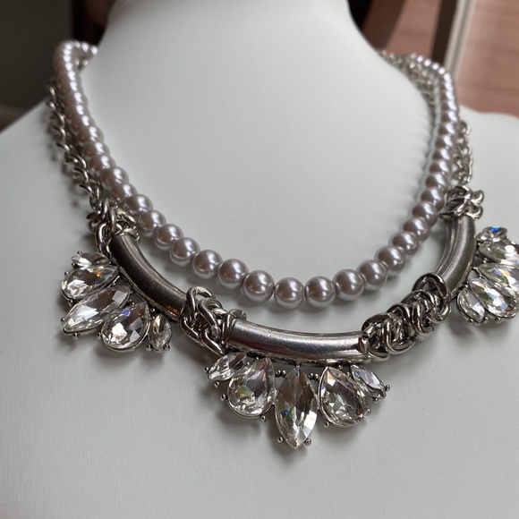 Gorgeous Faux Pearl and Rhinestone Statement Necklace - Picture 8 of 10